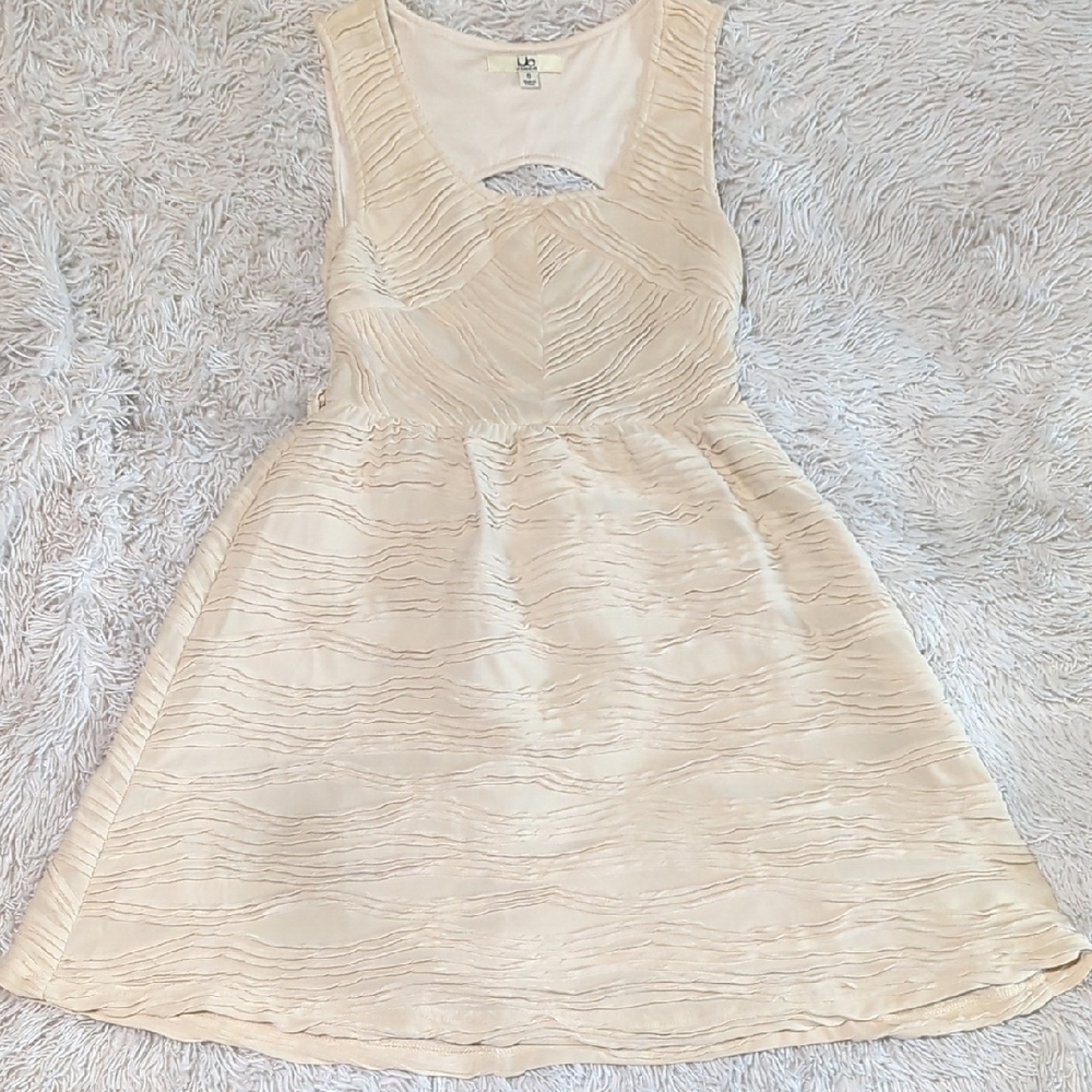 Elegant Cream Dress With Pin Tuck Detailing. 19" Long Skirt. Fits a 29" Waist